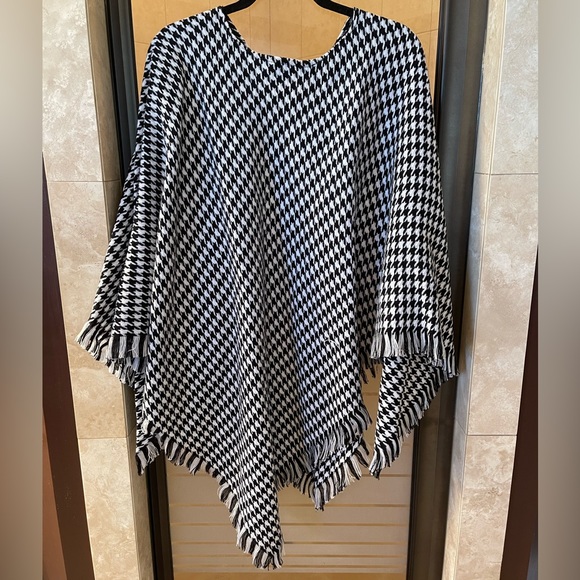 Wool Touch Poncho Cape - Picture 3 of 4